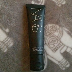 Nars foundation